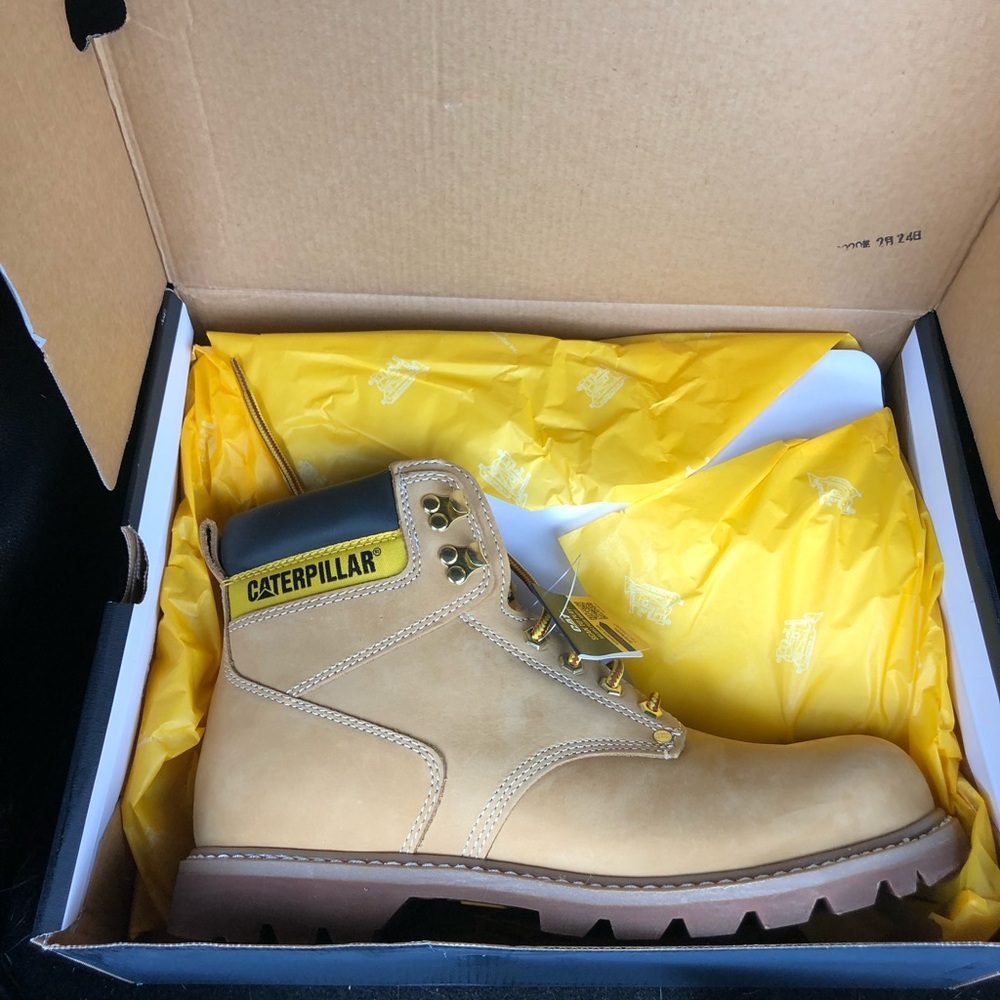 Caterpillar men’s work boots
